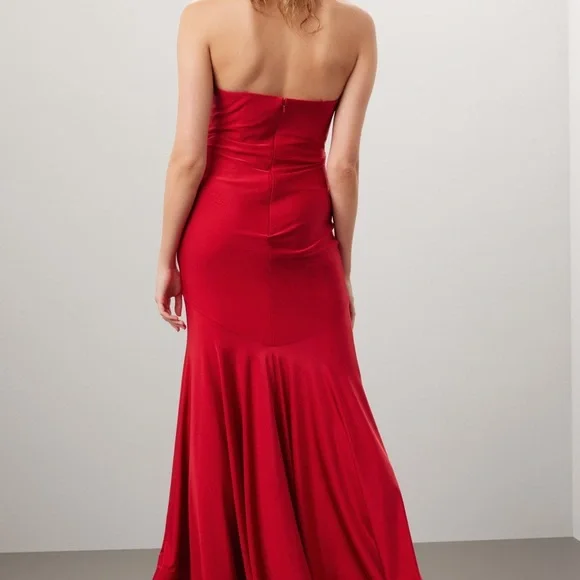 Faviana Knot Front Gown-Elegant Red Strapless Evening Gown ( great condition) - Picture 5 of 13